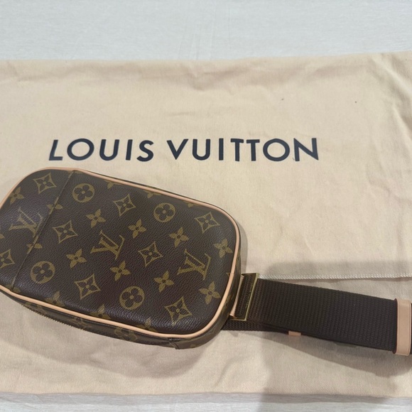 Louis Vuitton Brown Monogram Belt Bag - Picture 1 of 4